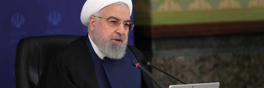 همینطور برخی از صنوفی که ممنوع بوده است، حتی در بخش‌های قرمز  هم برخی صنوف مثل آرایشگاه‌ها و برخی مراکز ورزشی اعلام می‌شود  در یک حدی که تجمع نباشد بازگشایی ‌شود و کارهایی است که وزارت بهداشت و درمان اعلام می‌کند. ما در بازگشایی خیلی با آرامش و پلکانی به پیش می‌رویم اما در عین حال از یاد هم نمی‌بریم که یک کرونا هنوز هست و از یاد نمی‌بریم که ممکن است در یک روزی با یک اوجی روبرو شویم.از امروز باید برای آن اوج، هم از لحاظ تجهیزات و امکانات و هم از لحاظ مواد غذایی و کالای اساسی فکر کنیم. این دو اگر در کشور ما آماده باشد، مردم ما نگرانی ندارند البته همیشه دست توسل ما به سوی حق بلند است و ان‌شاء الله خداوند هم شفا می‌دهد و هم شرایط را شرایط بهتری برای جامعه ما می‌کند اما خودمان را برای آن روز آماده می‌کنیم.تصمیمات خوبی اتخاذ کردیم و همه انصافاً کمک کردند؛ در یک مقاطعی نگران دو قطبی بودن جامعه بودم و الحمدالله دو قطبی صورت نگرفت؛ یک وقتی نگران دو قطبی علم و دین بودیم که یک کسی بگوید علم می‌گوید اینجا نروید و اجتماع نکنید؛ مثلاً یک کسی مدعی شود که دین می‌گوید بروید و اجتماع بکنید؛...