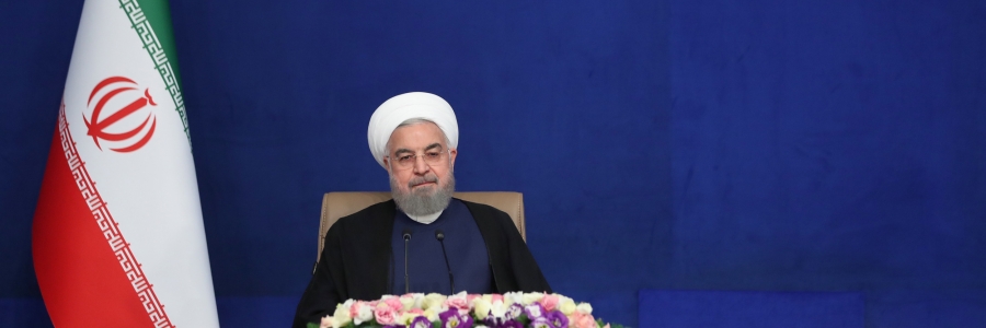 امروز روز تاب‌آوری مضاعف برای ملت بزرگ ایران است، تاب آوری در برابر تحریم، در برابر تحریم بی‌نظیر با توطئه‌هایی که علیه ملت ما بوده و تاب‌آوری در برابر ویروس خطرناک کرونا این تاب‌آوری مضاعف برای ملت ما است و این تاب‌آوری مضاعف در سایه اعتماد و امید امکان‌پذیر است، اگر ملتی به خودش اعتماد نکند و احساس کند در برابر فشار عظیم بیرونی شکسته می‌شود، آن ملت در اهداف بلند ملی خودش موفق نخواهد بود.
علت اینکه توانستیم 42 سال در برابر فشارها ایستادگی کنیم و علت اینکه توانستیم در این 3 سال اخیر در برابر این فشار بی‌نظیر اقتصادی ایستادگی کنیم، اعتماد ملت ما بوده مردم به خودشان، ساختارشان، نظام‌شان، به فرهیختگانشان، دانشگاه‌هایشان، اساتیدشان، اعتماد کردند، تا روزی که این اعتماد وجود دارد این ملت به مقاومت خودش ادامه خواهد داد و در کنار این اعتماد ملی امید است.
همانطور که سرمایه اجتماعی برای ما یک سرمایه عظیم و بزرگ است، امید اجتماعی هم برای ما مهم است. اعتماد ملی هم برای ما مهم است. اگر بنا باشد به آینده‌مان امید نداشته باشیم، نمی‌توانیم در برابر مشکلات ایستادگی کنیم و معضلات جامعه را حل و فصل کنیم.
...