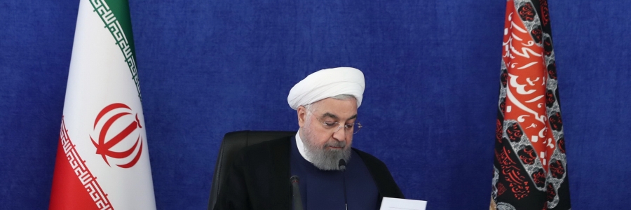 صحبتم را آغاز می‌کنم از تشکر و سپاسگزاری از همه معلمین سراسر کشور و اساتید، وزارتخانه‌های آموزش و پرورش و آموزش عالی به دلیل اینکه موفق شدند درب مدارس و دانشگاه‌ها را به روی دانش‌آموزان و دانشجویان باز بگذارند. 
این برای ما خیلی مهم بود که در شرایط کرونا بتوانیم همه ابزار و امکانات لازم را در اختیار بگیریم، پروتکل‌ها همه مورد مراعات قرار بگیرد و نوجوانان و جوانان عزیز ما بتوانند از فرصت یادگیری و علم و دانش استفاده کنند.
در واقع همه تلاش ما این است که همزمان با مقابله با کرونا بتوانیم بقیه کارهای لازمی که برای زندگی مردم، برای آینده‌شان مورد نیاز هست آنها را هم با حفظ پروتکل‌های بهداشتی اجرایی و عملیاتی کنیم.
جمعیت، جمعیتِ قابل ملاحظه‌ای هست ما بیش از 14 میلیون دانش آموز داریم، از آن طرف دانشگاه و فرصت‌های تحصیل تکمیلی همه کنار هم قرار بدهیم، حوزه‌های علمیه، ما یک جمعیت 20 میلیونی تقریبا داریم از آن حرف می‌زنیم، یعنی آنهایی که می‌گویند درس، علم، دانش مهم نیست بحث زندگی 20 میلیون نفری است که خودشان را آماده کردند یاد بگیرند، بیاموزند، صاحب مهارت شوند و بتوانند آینده خودشان را بسازند. یعنی در واقع می‌گوییم ک