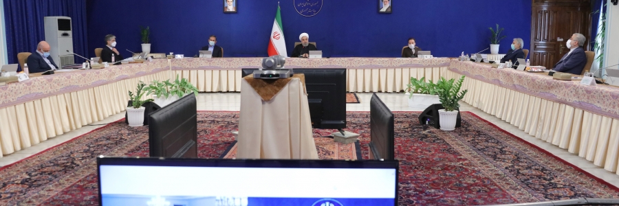 در لایحه بودجه 1400، افزایش حقوق کارمندان و بازنشستگان 25 درصد و معافیت مالیاتی 4 میلیون تومان در نظر گرفته شده است/ حداقل دریافتی در بودجه آتی از 2.8 میلیون تومان به 3.5 تومان افزایش یافته است/ بیمه رایگان برای 30 میلیون نفر در بودجه آتی/ اعتبار بخش سلامت 2 برابر افزایش می یابد/ در لایحه بودجه سال آتی استخدام 50 هزار نیروی جدید در بخش بهداشت و درمان مد نظر قرار گرفته است