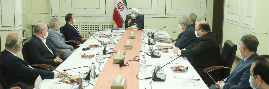 ان الذین أصابوا بفیروس کورونا و رغم هذا لم یلتزموا بالحجر الصحی، یجب معاقبتهم قانونیا و ارجاعهم الی المحاکم القانونیة/ شدد علی ضرورة الرقابة بشکل أفضل و أدق فی محطات الطرق الحدودیة و المطارات من قبل الهلال الأحمر و وزارة الطرق و بناء المدن/ عدم التزام بقرارات المجلس الوطنی لمواجهة جائحة کورونا أهم أسباب ازدیاد رقم المصابین و الوصول الی الأوضاع الراهنة/ من المقرر فرض القیود بمدة‌10 أیام منذ یوم السبت القادم فی جمیع المدن التی تعیش فی حالة حمراء/ علی عاتق اللجنة الصحیة و العلاجیة دعم المستشفیات و ازدیاد عدد السرائر للمستشفیات لعرض الخدمات بشکل أفضل/ أکد علی ضرورة ابلاغ المعلومات بشکل شفاف و منظم و التجنب الجاد عن اللامبالاة و ایجاد قلق غیر مفید و غیر حقیقی