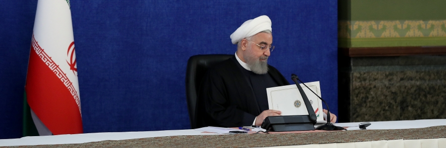 الأمن القومی رهین بصون سیادة الأراضی و تتحقق سیادة الأراضی فی ظل الوحدة الوطنیة الایرانیة فحسب/ الیوم ان المؤسسات العسکریة من الجیش و الحرس الثوری تعرف مهامها و مسؤولیاتها أکثر احترافا من أی وقت مضی/ الیوم یخاف الأعداء من توسع ایران و قوتها و أمنها/ وقف الجیش و الحرس الثوری فی عهد حکومة التدبیر و الأمل خاصة ابان الحرب الاقتصادیة المفروضة علی الوطن للمصالح الشعبیة کما فعلا فی الدفاع المقدس