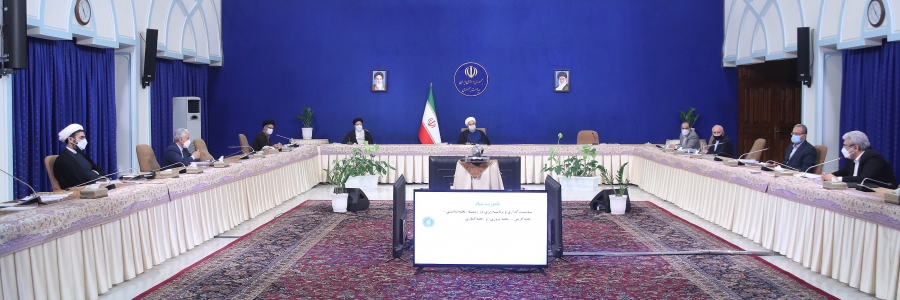 یجب علی اللجنة العلیا للثورة الثقافیة ان تسعی للتعرف علی الأسالیب و السیاسات المشجعة و استقطاب النخب الایرانیین المقیمین فی الخارج الی الوطن/ أکد علی دور الشرکات المبنیة علی المعلم و المعرفة المرموق فی استجذاب النخب و العبقریین من الخارج/ شدد علی تدوین و تنفیذ السیاسات الصحیحة لاستقطاب و ازالة الموانع و العراقیل أمام عودة النخب و العلماء و المستثمرین الی داخل البلاد