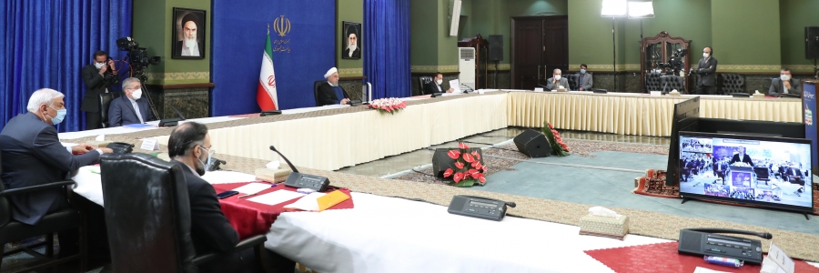 من اللازم خفض استهلاك الماء و الکهرباء هذا العام أکثر من السنوات المنصرمة الی حد ممکن/ خلال أعوام الحرب الاقتصادیة التی فرضها الأعداء، ساعدت البتروکیمیاویات و الکهرباء مساعدة کبیرة للاقتصاد الوطنی/ ان الاستثمار جزء مهم و کبیر من الاقتصاد الوطنی/ یجب ان نقول الحقائق للشعب و لانسمح ان یبث المعارضون للثورة الاسلامیة و وسائل الاعلام الأجنبیة، بذور الیأس و خیبة الأمل بین المواطنین و المجتمع