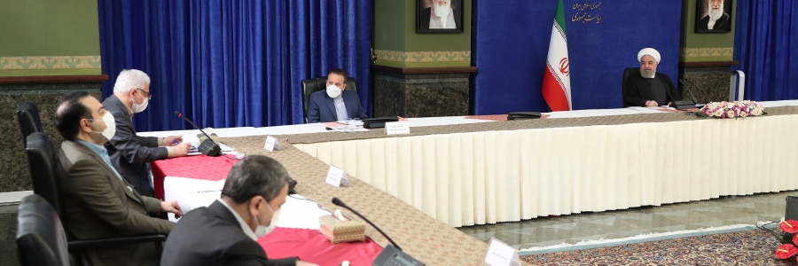 برگردیم به 100 سال قبل ، وقتی قحطی و وبا آمد در کشور، نیمی از جمعیت کشور از بین رفت / در این شرایط سخت اگر آب و برق و سایر امکانات برای یک روز قطع می شد چه اتفاقی برای مردم می افتاد/  وقتی تحریم آغاز شد به ما می گفتند اگر مواد غذایی را کوپنی نکنید، یک ماه بعد در کشور قحطی خواهد آمد، من موافقت نکردم و گفتم ما کشور را اداره خواهیم کرد/ اتخاذ برخی تصمیمات در کشور شجاعت فوق العاده نیاز دارد 