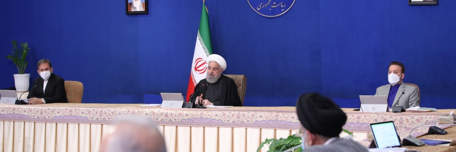 خدا نیامرزد و لعنت کند کسانی را که در دنیای اسلام تندروی راه انداختند/ ما راهی جز اعتدال و میانه روی نداریم / متاسفانه در بحث ها و مصاحبه ها، چقدر تندروی و افراط می بینیم، افراط دامن خودمان را می گیرد و کسانی که افراط می سازند در آتش آن خواهند سوخت