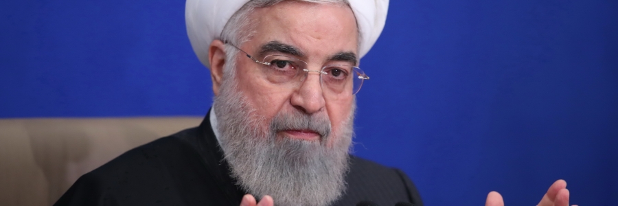واقعیت ها را نمی بینند، سیاه نمایی می کنند ، فکر می کنند اگر چهره دولت را سیاه کردند چهره نظام سفید می شود، این کم عقلی را کجا ببریم/ واقعیت ها را به مردم بگوئیم، اینجا رسانه ها و دولت وظیفه سنگینی دارند و باید واقعیت ها را برای مردم بیان کنیم و توضیح دهیم 