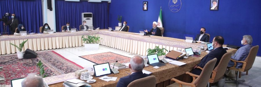 هدف ما در طول این مدت این بوده است که دشمن را وادار کنیم روزی بگوید غلط و اشتباه کردم و ما این کار را کردیم/ امروز دشمن هم به پیروزی ملت ایران اعتراف می کند و شکست خود را قبول کرده است و این بخاطر صبر و مقاومت مردم بوده است/  کسانی که به دولت توهین می کنند نمی فهمند که در واقع به ملت توهین می کنند، دولت نماینده مردم است/ این دولت همیشه و در همه مراحل از حمایت ، هدایت، ارشاد و نصیحت رهبری استفاده کرده است