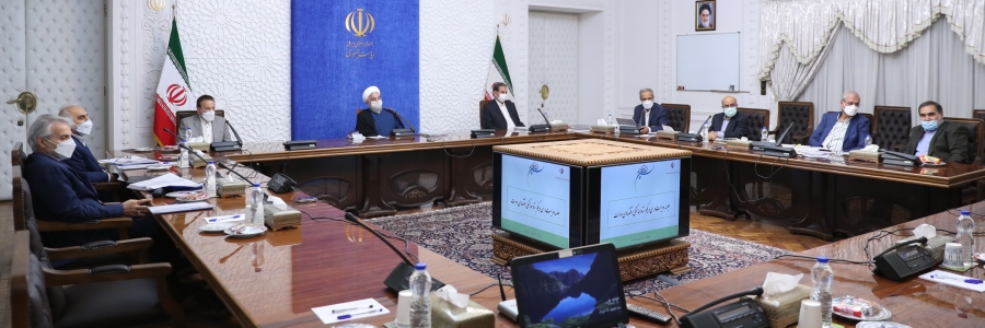 ارتفاع أسعار السلع الرئیسیة و الضروریة للمواطنین لیس مقبولا أبدا/ علی عاتق وزارة الصناعة و المناجم و التجارة ان تتخذ خطوات لازمة للسیطرة علی الأسعار و منع ارتفاع الأسعار/ الیوم ان البرمجة من أجل توعیة الاقتصاد من الضروریات المبرمة علی صعید البیئة