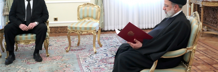 دریافت استوارنامه سفیر جدید « روسیه »