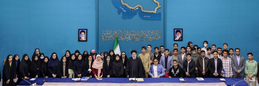 نشست رمضانی با جمعی از نوجوانان
