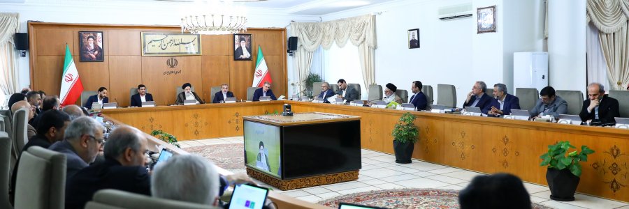همه دستگاه‌های اجرایی مسئول پیگیری فرمایشات رهبری درباره تقویت روابط با کشورهای مسلمان، همسایه و همسو هستند/ عملیات دریایی ارتش، افتخارآفرین، غرورانگیز و نشانه اقتدار و قدرت نیروهای مسلح ایران و شایسته قدردانی است/ تاکید بر ضرورت محدود کردن زمان دستگاه‌ها برای صدور مجوزها و پاسخ با استعلامات