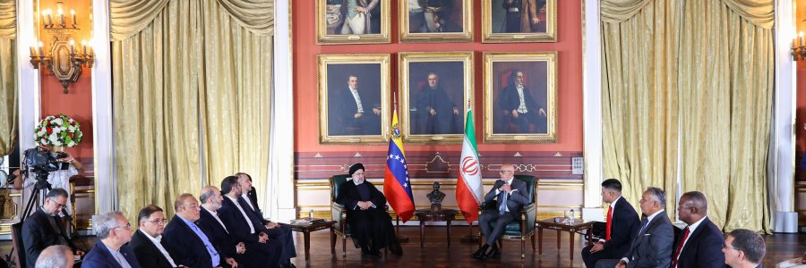 دکتر رئیسی: تجربیات ایران در تبدیل تهدیدها به فرصت می‌تواند در ونزوئلا نیز مورد استفاده قرار گیرد/ شکست توطئه‌های آمریکا علیه ایران و ونزوئلا نشان‌دهنده اهمیت همکاری‌های این دو کشور با یکدیگر است/ رئیس مجلس ملی ونزوئلا: ایران از مهمترین کشورها در جهان در حال تحول و عاری از امپریالیسم است/ ونزوئلا در مسیر مقابله با امپریالیسم باید ایران را الگوی عملی خود قرار دهد