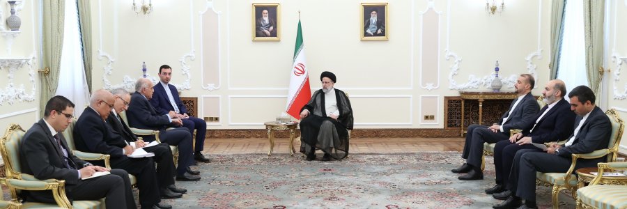 دکتر رئیسی: روابط ایران و الجزایر می‌تواند مبتنی بر مواضع نزدیک دو طرف، در عرصه‌های مختلف از جمله تجاری و اقتصادی گسترش یابد/ اگر همه کشورهای اسلامی با موضع ایران و الجزایر در حمایت از فلسطین همراه بودند، شاهد بسیاری از ظلم‌های نظام سلطه علیه مسلمانان نبودیم/ تمجید وزیر خارجه الجزایر از تلاش ایران برای گسترش روابط با کشورهای همسو، دوست و مسلمان/ سطح روابط اقتصادی و تجاری دو کشور به هیچ وجه تناسبی با روابط سیاسی ممتاز فیمابین ندارد

