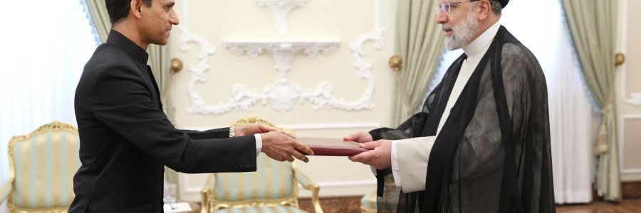 دریافت استوارنامه سفیر جدید « هند »