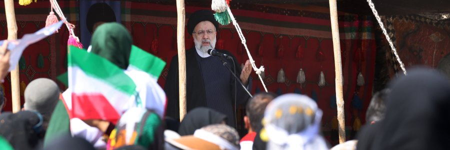 اینکه امام راحل عشایر را ذخایر انقلاب دانستند، تعارف نبوده و برای ما مسئولیت‌آفرین است/ تصمیمات خوبی برای مدیریت آب، تامین پنل‌های خورشیدی و خرید تضمینی محصولات عشایر و روستائیان اتخاذ شده است/ عشایر همواره در دفاع از انقلاب حضور موثری داشته‌اند