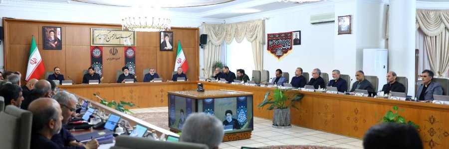 وزارت اقتصاد و بانک مرکزی بدون تاخیر به اضافه برداشت برخی بانک‌ها رسیدگی کنند/ قدردانی از رشادت‌، از جان‌گذشتگی‌ و خدمات نیروهای انتظامی/ تبیین جزئیات اقدامات صورت گرفته در روند کاهش تورم برای رسانه‌ها و مردم
