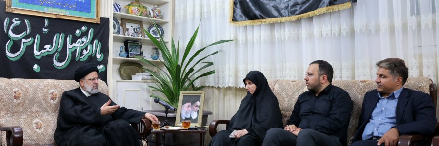 حضور رئیس جمهور در منزل شهیدان خالقی پور