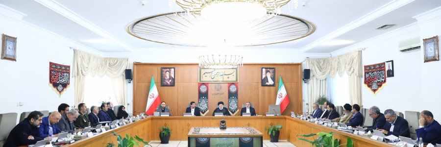 نگاه امیدوارانه، تحول‌خواه و روحیه جهادی و انقلابی مسئولان متضمن حل مشکلات کشور است/ گرفتار شدن در هر حاشیه‌ای که مدیران را از خدمت به مردم بازدارد یک خطای راهبردی است/ ‌اقدامات، خدمات و دستاوردهای دولت طی دو سال گذشته شایسته تبیین و تنویر برای افکار عمومی است