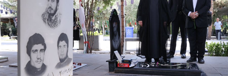 ادای احترام دکتر رئیسی به مقام والای شهدای دولت و هفتم تیر