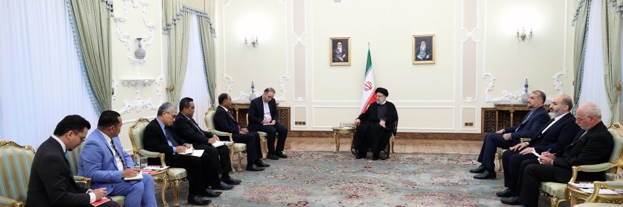 دکتر رئیسی: با تدوین برنامه راهبردی بلندمدت، می‌توانیم راه‌های طی نشده، به‌ویژه در افزایش مناسبات اقتصادی را تجربه کنیم/ وزیر خارجه مالزی: ایران شریک بسیار مهم مالزی در منطقه و جهان اسلام است 