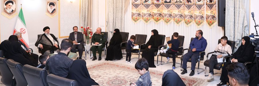 خون مطهر شهدا سنگ زیر بنای امنیت و اقتدار کشور است/ عدم همراهی مردم با دشمن و اغتشاشگران از آثار و برکات روشنگرانه خون شهدای مدافع امنیت است/ خانواده شهدا از موضع صاحبان نظام و انقلاب رفع مشکلات را مطالبه‌گری کنند

