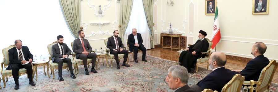 دکتر رئیسی: ایران با توجه به جایگاه اثرگذار خود آماده کمک به حل و فصل اختلافات آذربایجان و ارمنستان است/ تأکید میرزویان بر ضرورت برقراری دیدارها و گفتگو میان کشورهای منطقه در برهه حساس فعلی با محوریت ایران
