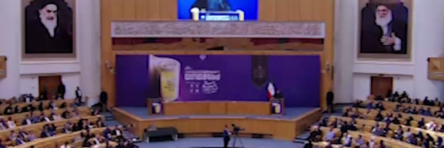 بیان مشکلات در جامعه باید همراه با ارائه راهکار باشد  