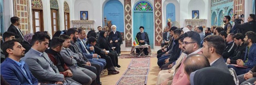 دولت شرط موفقیت اقدامات و برنامه‌های خود را در استفاده از ظرفیت نخبگان می‌داند/ اندیشه و انگیزه جوانان نخبه در حل مسائل و گره‌گشایی از مشکلات کشور بسیار مهم و نقش‌آفرین است/ جوانان نخبه کردستانی برای پیشرفت استان خود منتظر تصمیم‌گیری از مرکز نباشند