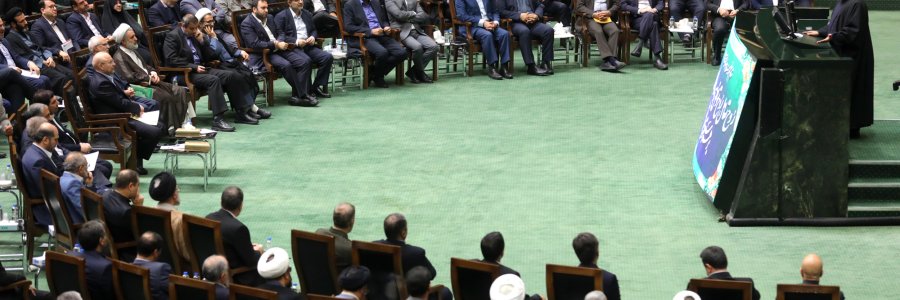 تعامل و تبادل‌نظر نمایندگان مردم با دولتمردان در رفع مشکلات کشور بسیار حائز اهمیت است/ حسرت بروز اختلاف میان دولت با مجلس و دیگر دستگاه‌ها را بر دل بدخواهان خواهیم گذاشت/ تسهیل معیشت مردم اولویت جدی دولت و مجلس است
