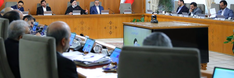 قدردانی از عملکرد وزارت نفت و رسانه‌ها در موضوع تلاش دشمن برای ایجاد اختلال سامانه‌های سوخت‌رسانی/ ضرورت اهتمام مدیران به ارتقای موازین اخلاقی در جهت افزایش بهره‌وری در خانواده اداری کشور/ گزارش وزرای ارتباطات و راه از توسعه اینترنت پرسرعت روستایی و افزایش 2 برابری وام ودیعه مسکن