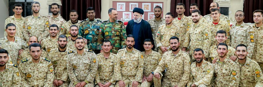 حضور دکتر رئیسی در جشن شب یلدای سربازان
