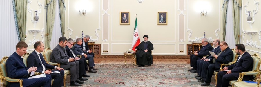 دکتر رئیسی: اجرای موافقتنامه اقتصادی کشورهای اوراسیا زمینه‌ای مناسب برای گسترش بیش از پیش روابط ایران و روسیه و تاتارستان است/ برای گسترش روابط اقتصادی با همه جمهوری‌های ذیل فدراسیون روسیه آمادگی کامل داریم/ قدردانی رئیس جمهوری تاتارستان از توجه دکتر رئیسی به تقویت روابط و همکاری‌های منطقه‌ای