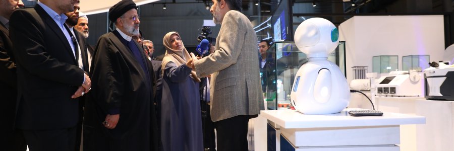 بازدید دکتر رئیسی از خانه نوآوری و فناوری ایران (iHiT) در محل نمایشگاه بین‌المللی تهران
