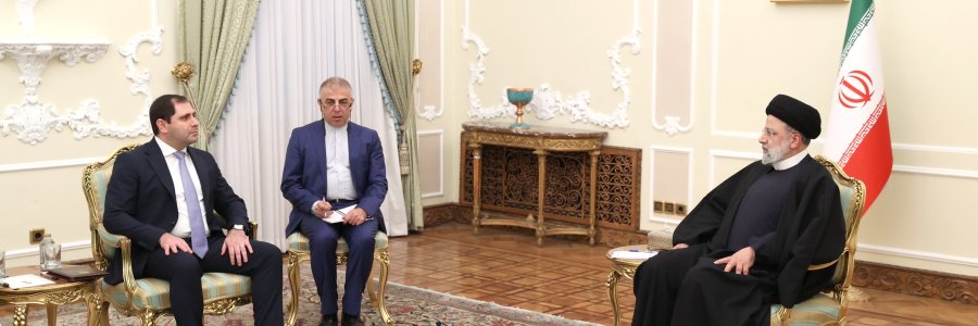 دکتر رئیسی: میدان دادن به بیگانگان امنیت‌آور نیست و آرامش فقط با همکاری کشورهای منطقه تضمین خواهد شد/ قدردانی وزیر دفاع ارمنستان از مواضع ایران در حفظ حاکمیت کشورها و دفاع مقتدرانه از صلح در منطقه