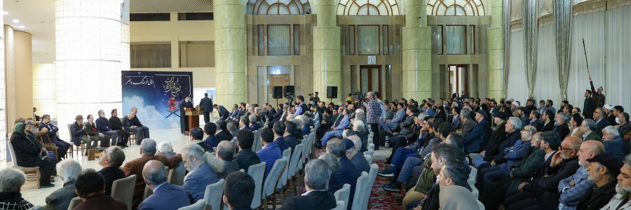 توانمندی فرهنگی همچون توانمندی‌های دفاعی و اقتصادی از عناصر اقتدارآفرینی برای کشور است/ پیشرفت‌های چشمگیر کشور در راستای معرفی ایران پیشرفته و فناور با هنرمندی به تصویر کشیده شوند/ اهتمام دولت به حمایت مالی و حقوقی از هنرمندان