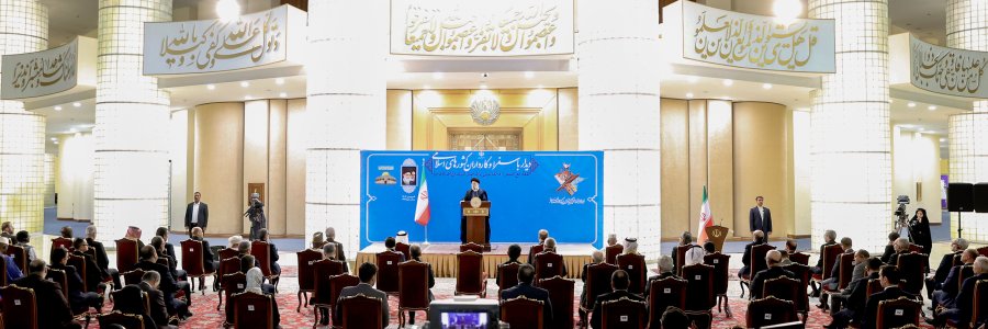 دست همکاری همه همسایگان و کشورهای اسلامی را به گرمی می‌فشاریم/ علاج مسئله فلسطین جز با اتحاد، هم‌اندیشی و همکاری کشورهای اسلامی ممکن نیست/ آزادی قدس بهترین محور برای اتحاد کشورهای اسلامی است/ دفاع را حق مشروع گروه‌های مقاومت دانسته و با آوای بلند از جریان مقاومت در هر نقطه عالم دفاع می‌کنیم