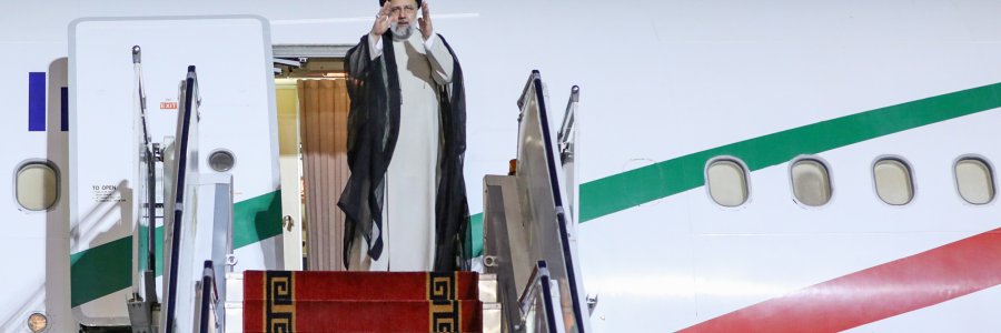 دکتر رئیسی دقایقی پیش تهران را به مقصد اسلام‌آباد ترک کرد
