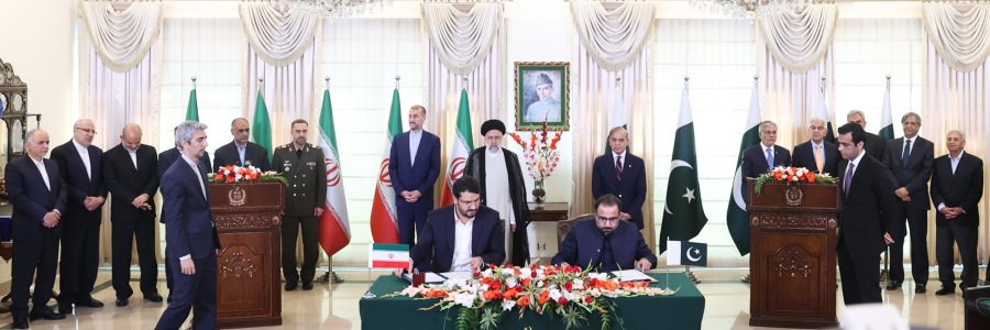 امضای 8 سند همکاری مشترک میان مقامات ایران و پاکستان
