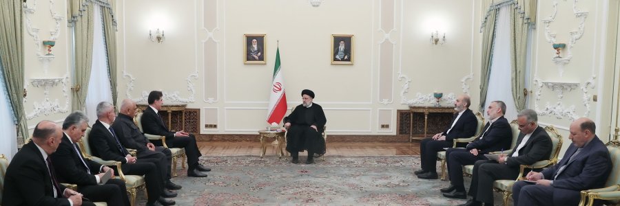 دکتر رئیسی: مانعی برای گسترش روابط با اقلیم کردستان عراق نداریم، اما امنیت اساس هر نوع همکاری است/ ضرورت خلع سلاح کامل و عدم حضور عناصر ضد انقلاب در خاک عراق/ بارزانی: اگر انقلاب اسلامی و جمهوری اسلامی نبود، سرنوشت حرکت کُردی نامشخص بود/ قدردانی از نقش شهید سلیمانی در امنیت و بقای کردستان