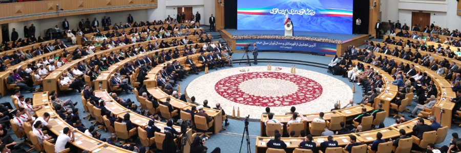 آیین تجلیل از قهرمانان و مدال آوران
