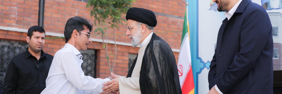 واگذاری 3 هزار و 748 واحد مسکونی و 3 هزار و 508 قطعه زمین در استان قم/ وزیر راه و شهرسازی: استان قم در زمینه اجرای طرح نهضت ملی مسکن از سهم 63 هزار واحدی خود فراتر رفته است
