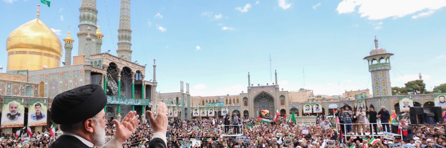 قم به برکت وجود حضرت معصومه (س) به مرکز نشر معارف اسلامی تبدیل شده است/ باور داریم اداره موفق کشور بر مبنای عقلانیت انقلابی ممکن خواهد بود نه دیپلماسی التماسی
