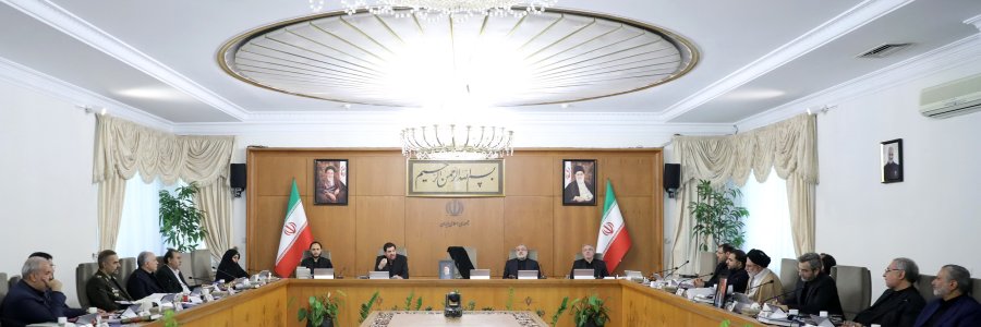 تاکید دکتر مخبر بر جلوگیری از ایجاد هر گونه تعلل و خلل در مسیر خدمت‌رسانی/ تشریح گزارش بانک جهانی از کسب رتبه اول رشد اقتصادی ایران در منطقه از سوی رئیس بانک مرکزی/ گزارش وزرای راه و نیرو از آمارهای ساخت مسکن و بخش آب و برق
