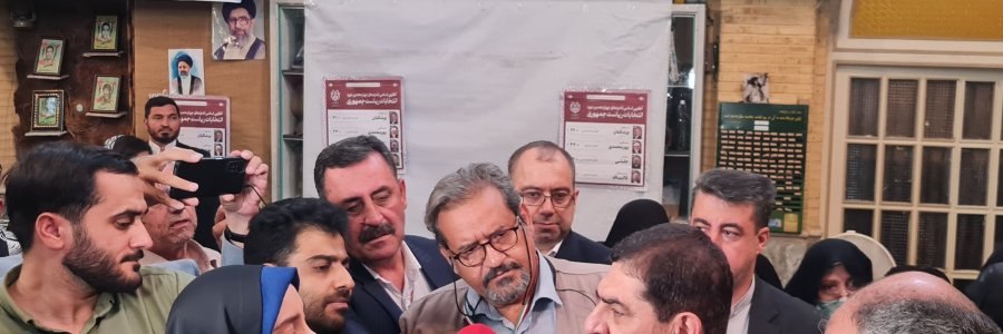 دکتر مخبر رای خود را در ستاد انتخابات به صندوق انداخت/ بازدید سرپرست ریاست جمهوری از شعب اخذ رای مسجد لرزاده و حسینیه ارشاد/ دکتر مخبر: استقبال از انتخابات خوب و پرشور است/ مشکلی از لحاظ امنیت نداریم