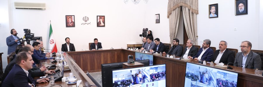 شهید رئیسی به درستی مهمترین بستر توسعه کشور را توسعه زیرساخت‌های حمل و نقل تشخیص داد/ همسایگی با 15 کشور با جمعیتی بالغ بر 600 میلیون ظرفیت مهمی برای توسعه کشور محسوب می‌شود/ امروز دولت همچنان مثل روز اول مشغول کار است