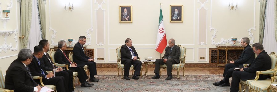 دیدار رئیس مجلس مالزی با دکتر پزشکیان
