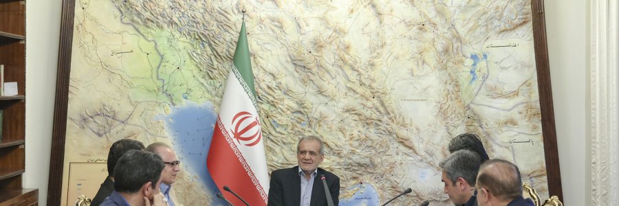 بازنمایی جایگاه کردستان در فرآیند برنامه‌ریزی توسعه کشور ضروری است/ اعطای اختیارات ویژه به استانداران استان‌های مرزی برای بهره‌مندی بیشتر کشور از ظرفیت مرزها در دستور کار دولت/ دولت در انتخاب استانداران از مشورت نمایندگان بهره خواهد برد
