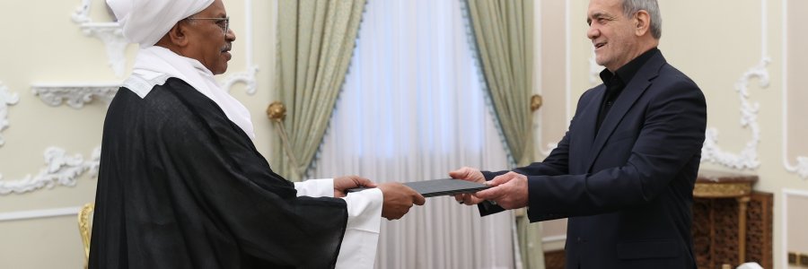 تقدیم استوارنامه سفیر سودان
