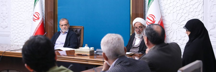 دیدار جمعی از نمایندگان و اعضای جبهه پایداری با رئیس جمهور